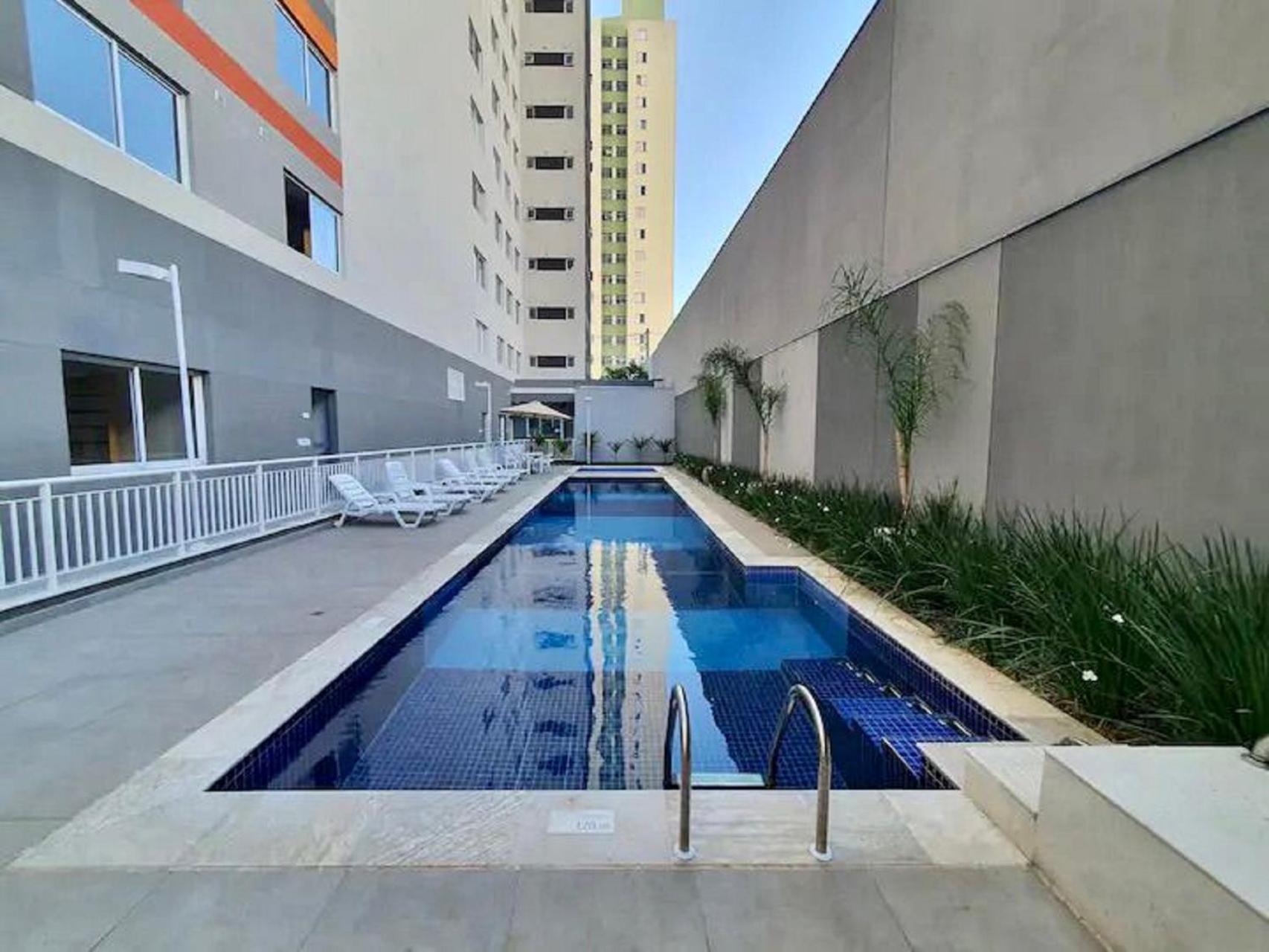 Apartamento Excelente Em Frente Ao Metro Bras ! *
