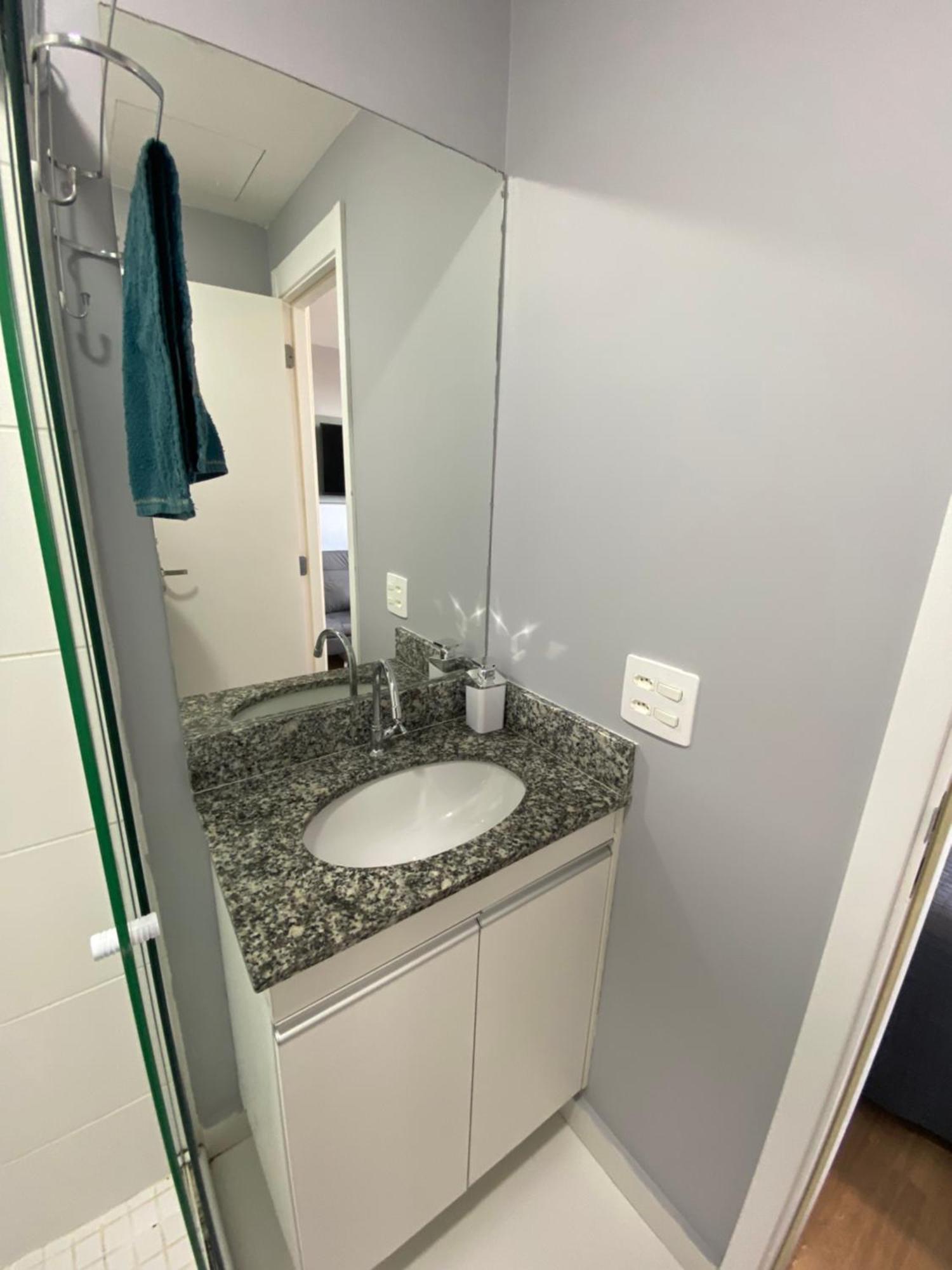 Apartamento Excelente Em Frente Ao Metro Bras ! *